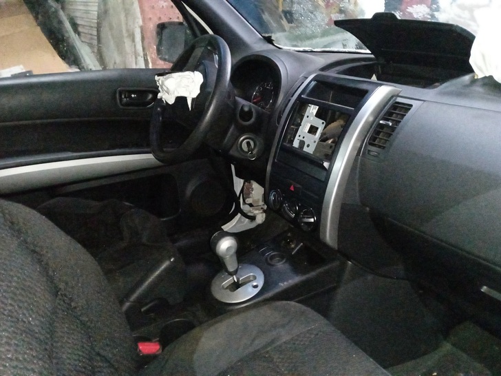 MUñON Nissan XTRAIL 2013  USADO  EN DESARME